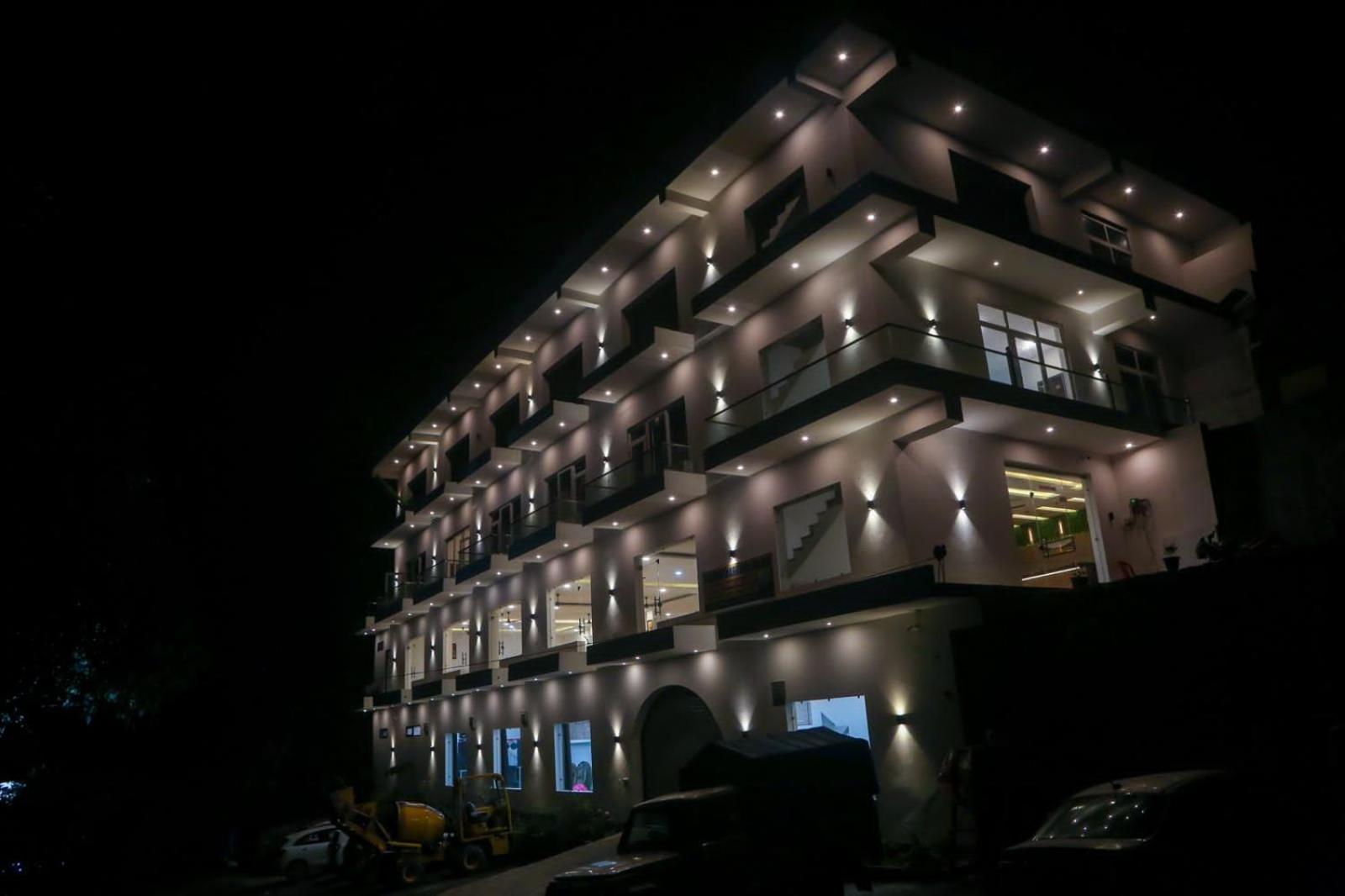 Hotel Candle Wood Chamba  Zewnętrze zdjęcie